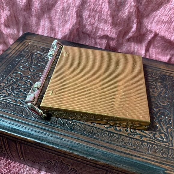 Vintage Volupte Swing Lock Gold Metal & Rhinestone Art Nouveau Mirror Compact - Picture 2 of 9